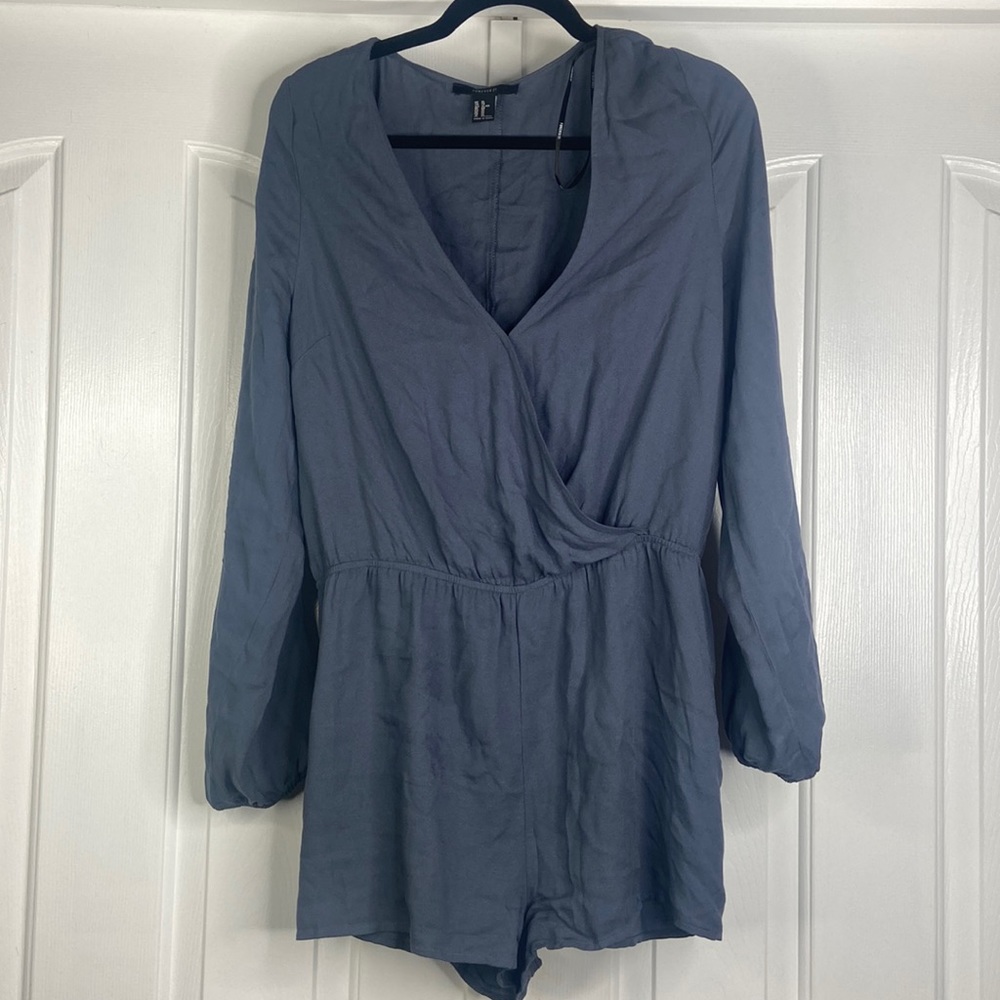 Airy romper flattering